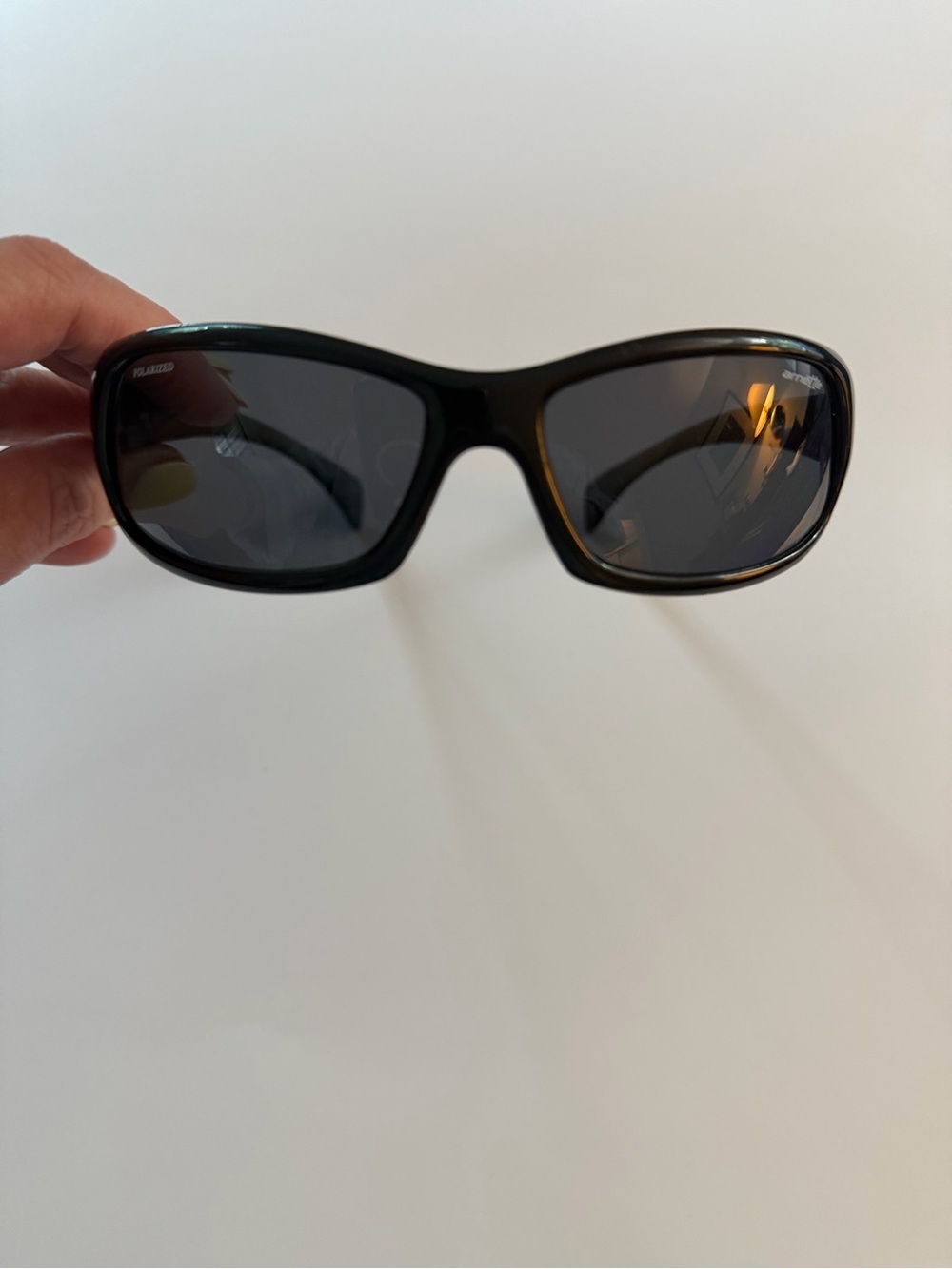 Arnette Women’s Black Polarized Wrap Sunglasses + New Case
